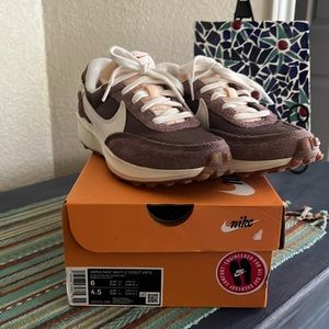 Women’s Nike Waffle Debut sneakers